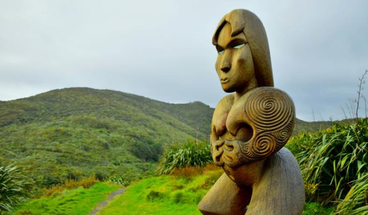 Maori-statue-scaled